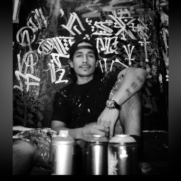 Hello, my names MannyLinx - Picture 1 of 4